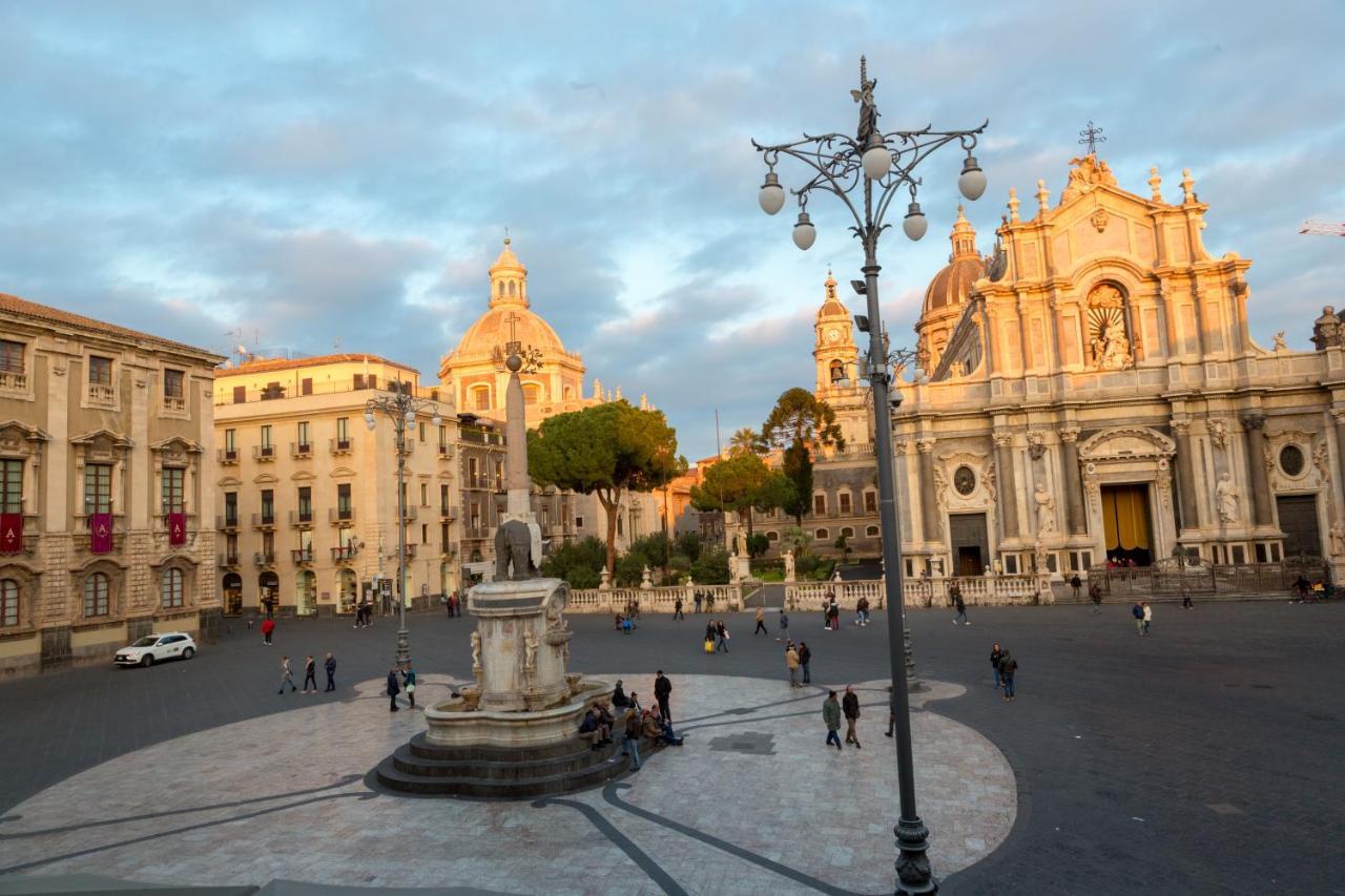 Le Suites Del Duomo House كاتانيا المظهر الخارجي الصورة